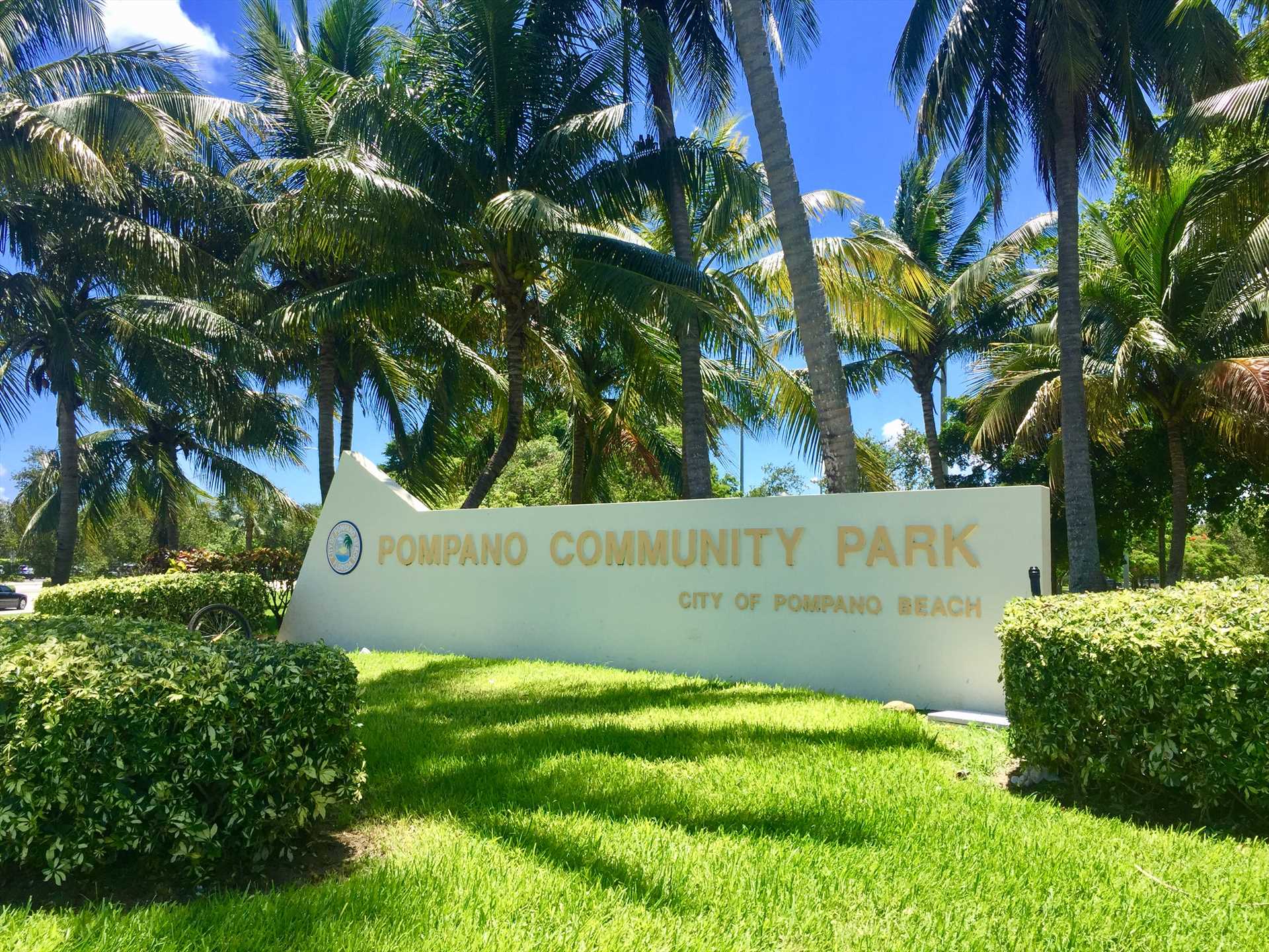 Pompano Community Park features basketball, volley ball and 